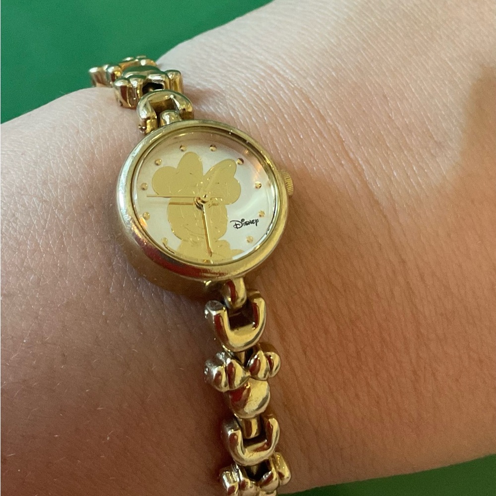 Official Disney Minnie Gold plated Watch - Picture 2 of 5